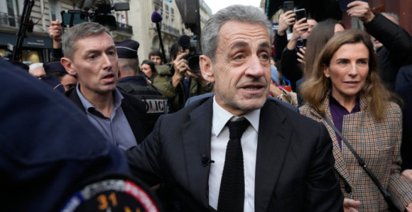 Grupa advokata: Sarkoziju oduzeti advokatsku licencu