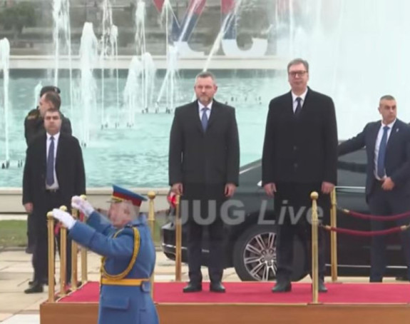 Vučić dočekao Pelagrinija ispred Palate Srbija