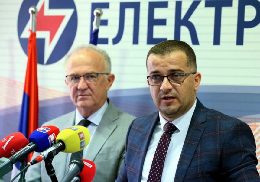 Како Родољуб Топић повећава свој удио у Електрокрајини