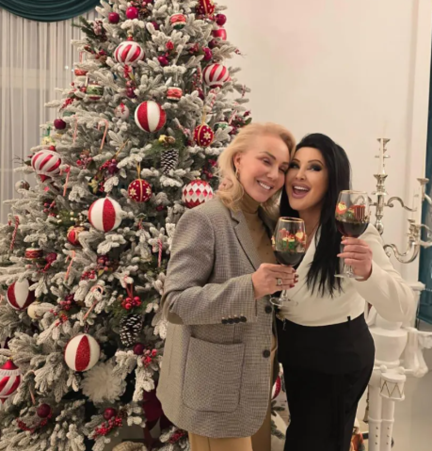 Лепа Брена дошла у милионски дворац Драгане Мирковић