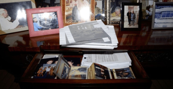 Преко ноћи објављено више од 11.000 нових докумената