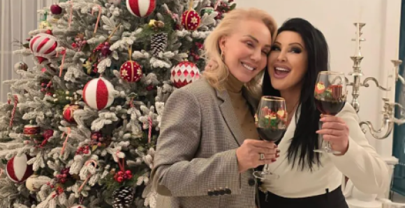 Лепа Брена дошла у милионски дворац Драгане Мирковић