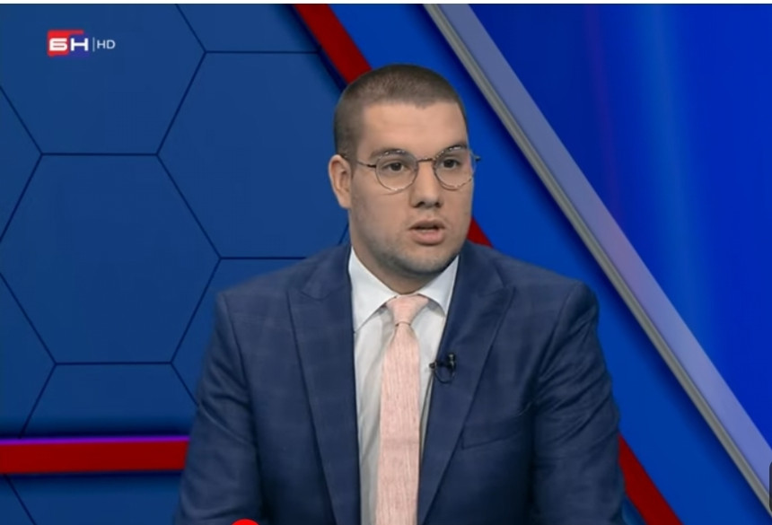 Vučinić tvrdi: Pojedini poslanici iz SNSD za noć prokockaju 100.000 KM