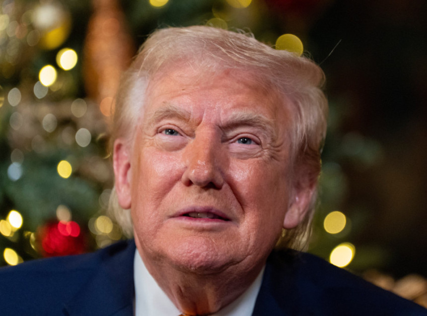 Доналд Трамп честитао Божић грађанима САД