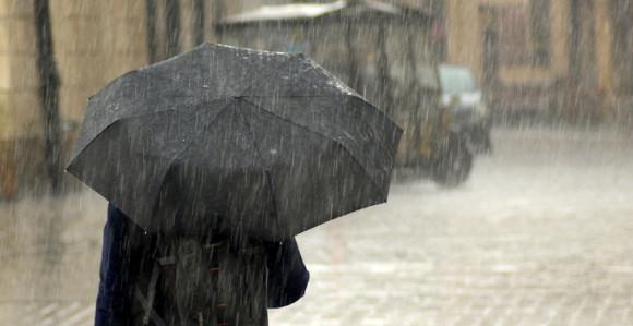 Oblačno vrijeme sa povremenim padavinama