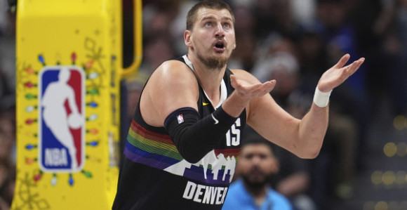 Jokić ubacio 56 poena uz 16 skokova i 15 asistencija