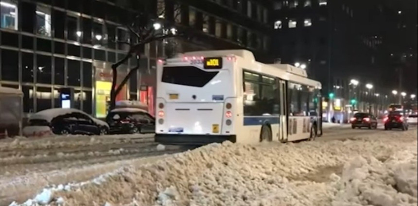 Zimska oluja, snijeg i led, zahvatili Njujork i Nju Džersi