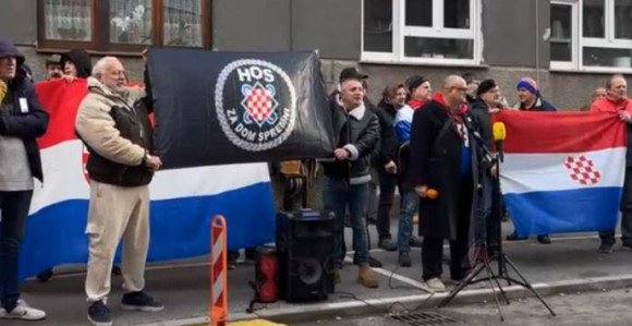 Policija ispred Tomaševićevog stana u Zagrebu