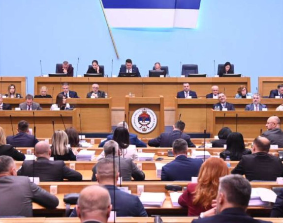 Ova godina izgubljena: Umjesto reformama i životnim pitanjima režim se bavio opstankom na vlasti