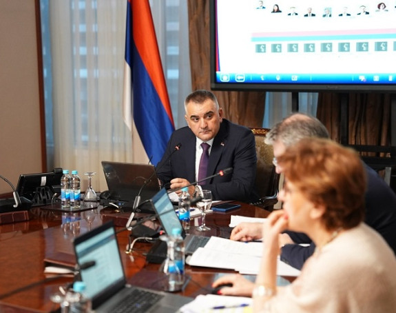 Ekonomisti upozoravaju: Dug je zao drug! (VIDEO)