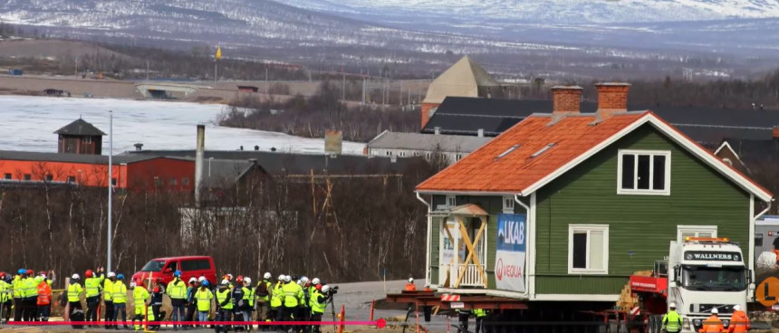 Zbog obližnjeg rudnika čitav grad sele, kuću po kuću