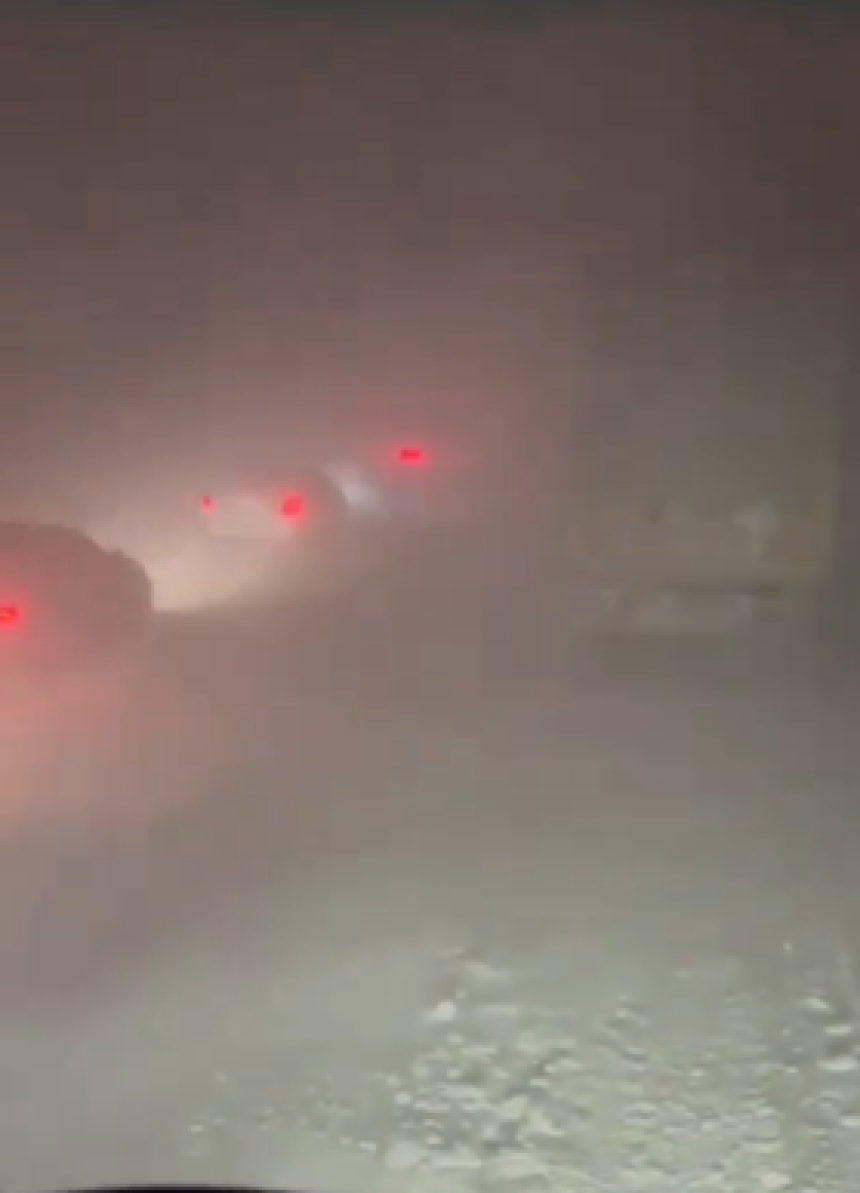 Snježni kolaps u Poljskoj, blokirana vozila u koloni