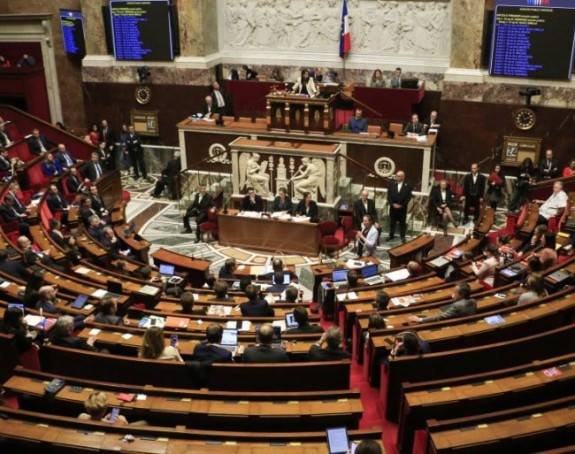 Francuska donosi zakon o zabrani društvenih mreža