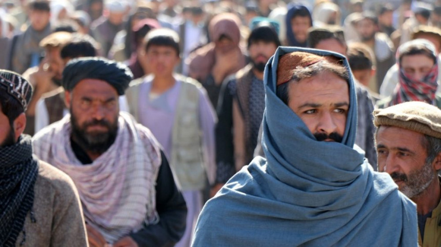 Zatvor za brijanje brade i zapadni model frizura