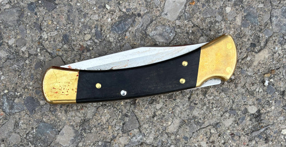 Pokušao da ubije bivšu djevojku, izbo njenog kolegu