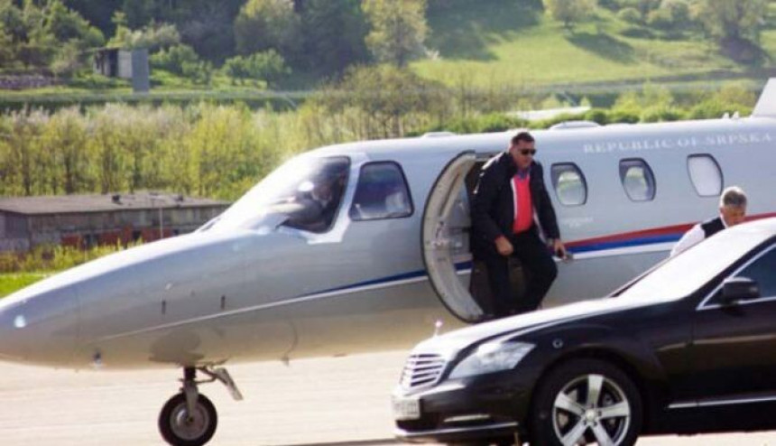 Нико не може да ми забрани предсједнички авион и хеликоптер