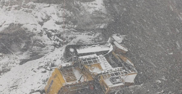 Немар надлежних: На копу РиТЕ Угљевик лежи преврнут багер