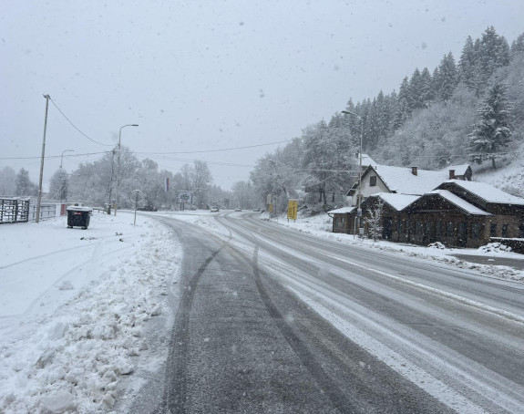 Saobraćaj za šlepere obustavljen preko prevoja Han pogled