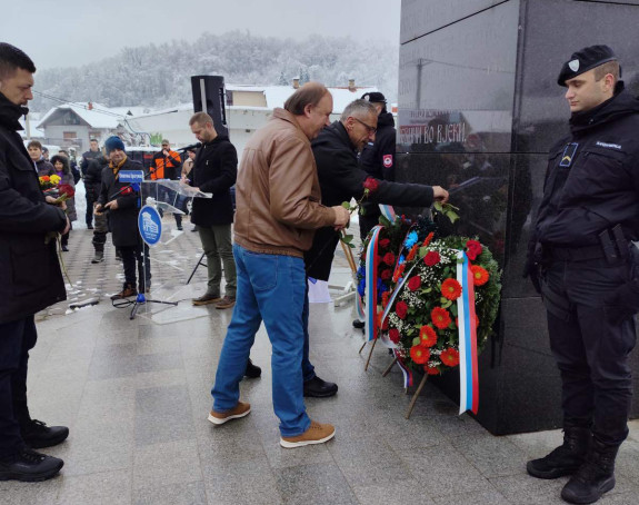 Parastos u Kravici povodom 33 godine od zločina nad Srbima
