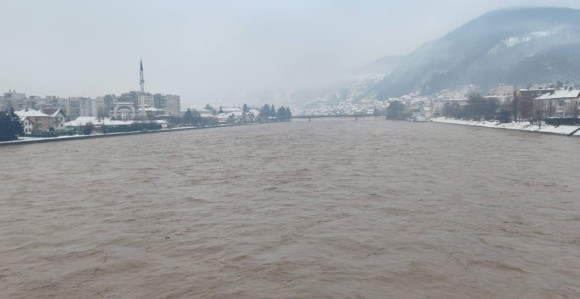 Neizvjesna noć: Drina raste, cijelo Goražde i dalje bez vode