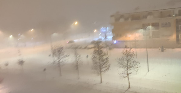 Snijeg paralisao Banjaluku, putevi neočišćeni (FOTO)