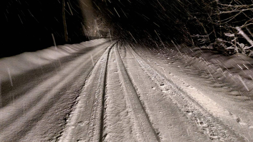 Neprohodni putevi, sela uglavnom bez struje