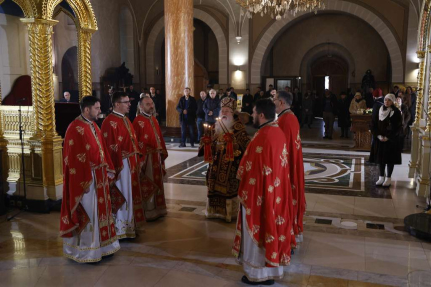 Хризостом служио за Божић у саборној цркви у Сарајеву