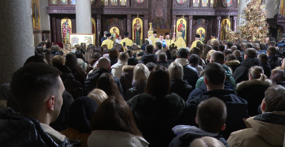 Veliki broj vjernika Božić dočekao na ponoćnoj liturgiji u Banjaluci