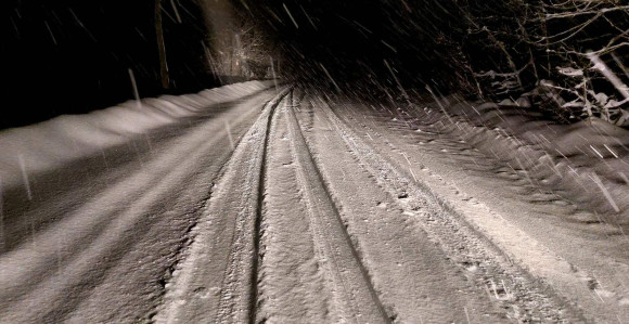 Neprohodni putevi, sela uglavnom bez struje