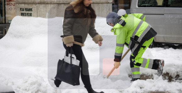 Zagreb: Urušila se tenda kafića pod teretom snijega