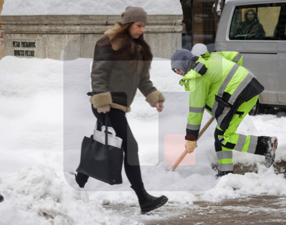 Zagreb: Urušila se tenda kafića pod teretom snijega