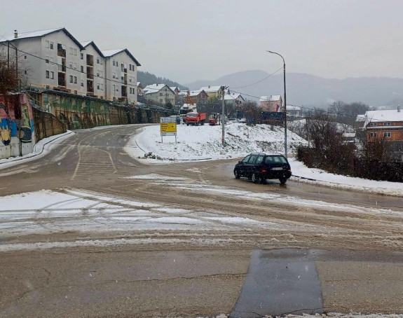 Путари тврде путеви проходни, грађани и возачи се жале