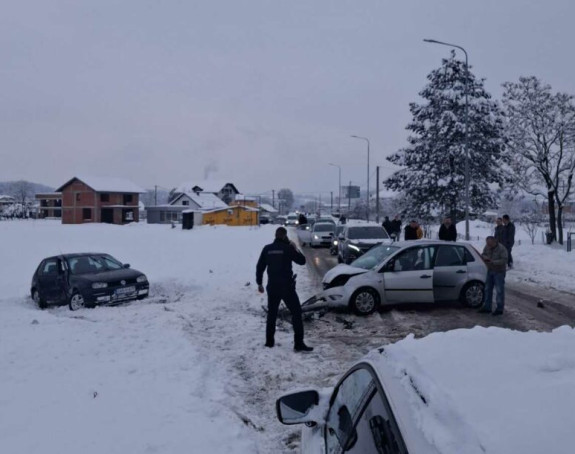 Тежак удес два аутомобила, има повријеђених