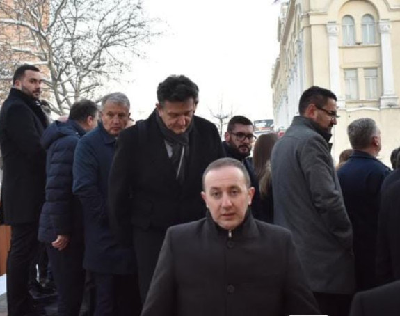 Nije primjereno da se obraća čovjek koji je ratni dezerter!