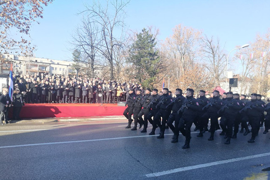 Dan Srpske: Centralni događaj svečani defile