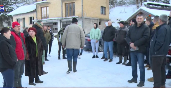 Zvornik: Protest mještana - "Bruka, šest dana bez struje"