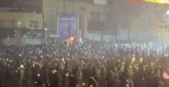 Haos u Iranu: Uhapšeno više od 100 demonstranata