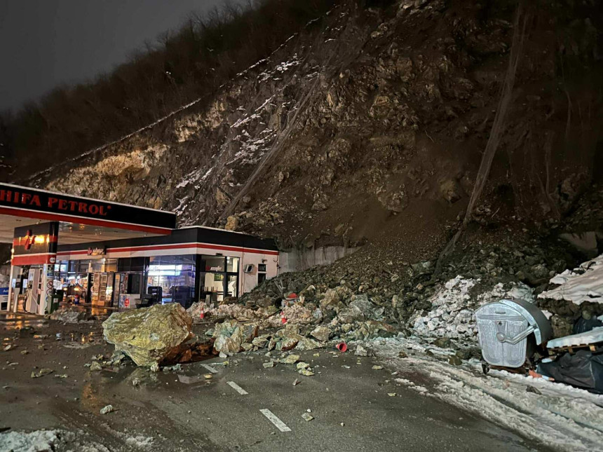 Opasno: Ponovo odron na Meterizama kod Zvornika (VIDEO)