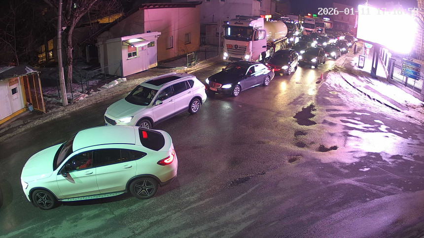 Višesatna čekanja na graničnom prelazu Gradiška