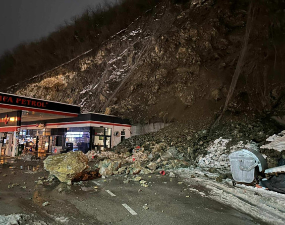 Opasno: Ponovo odron na Meterizama kod Zvornika (VIDEO)