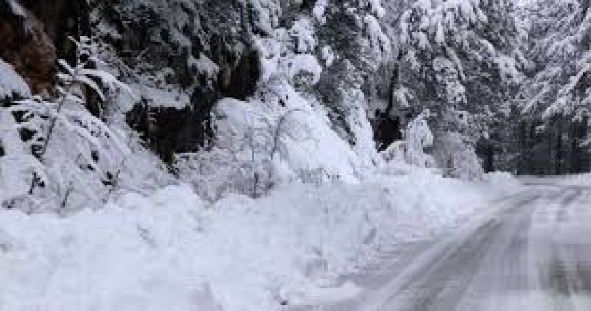 Oprez vozačima: Preko planinskih prevoja snijeg i led