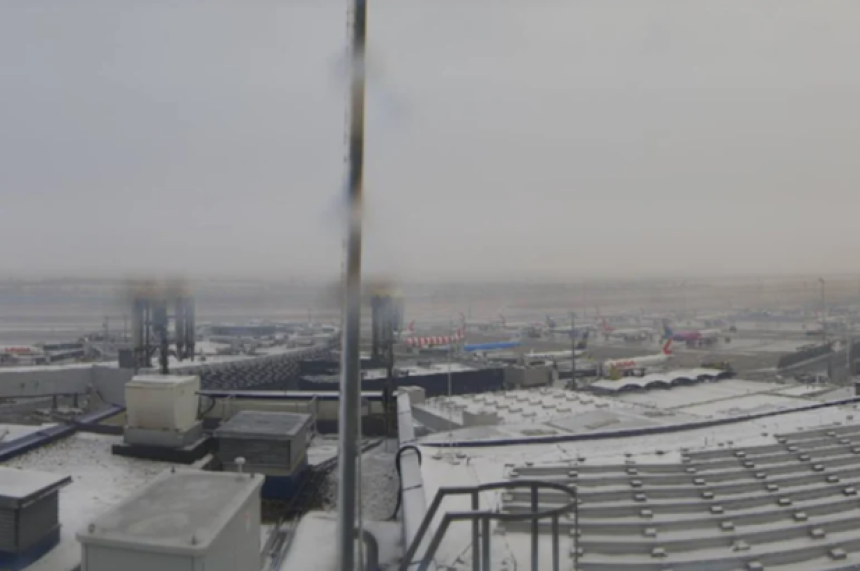 Crni led napravio haos u Austriji, svi letovi odgođeni