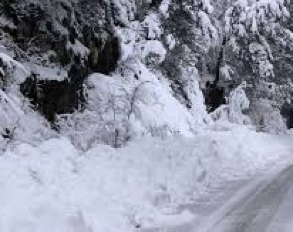 Oprez vozačima: Preko planinskih prevoja snijeg i led