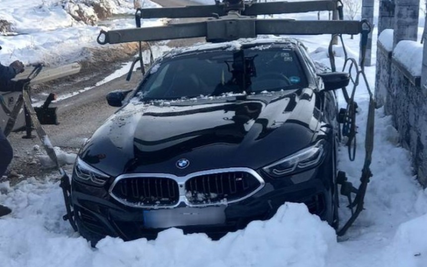 Omarska: Oduzeto skupocjeno vozilo zbog potjernice