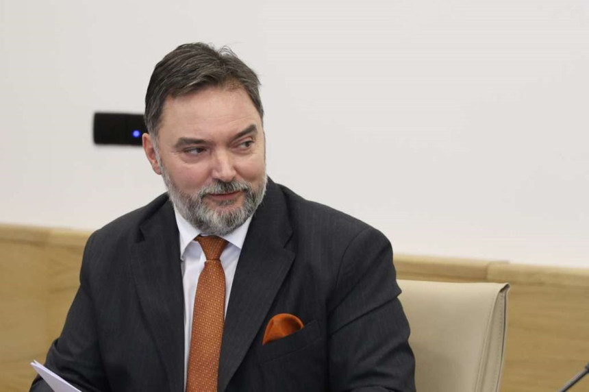 Ministarstvo Staše Košarca nastavlja sa rasipanjem novca