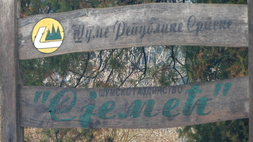 U Šumama Srpske scenario – selo gori, a baba se češlja