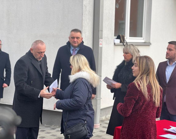 Banjaluka: Uručeni ključevi porodicama poginulih boraca i RVI