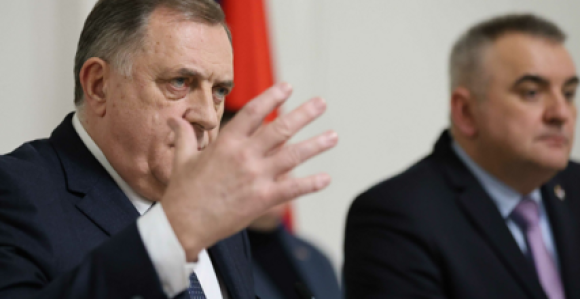 Da li će Bakir i SDA spasiti Dodika i izbjeći veto