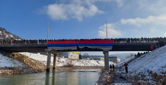 I. Ilidža: Vojislav Čelik prvi doplivao do časnog krsta