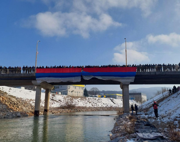 И. Илиџа: Војислав Челик први допливао до часног крста